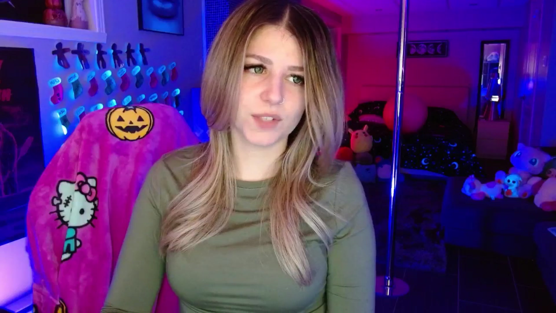 Gallery image thumbnail from Serafina's myfreecams stream on, 01/16/2026, 05:13 image 12 of 20