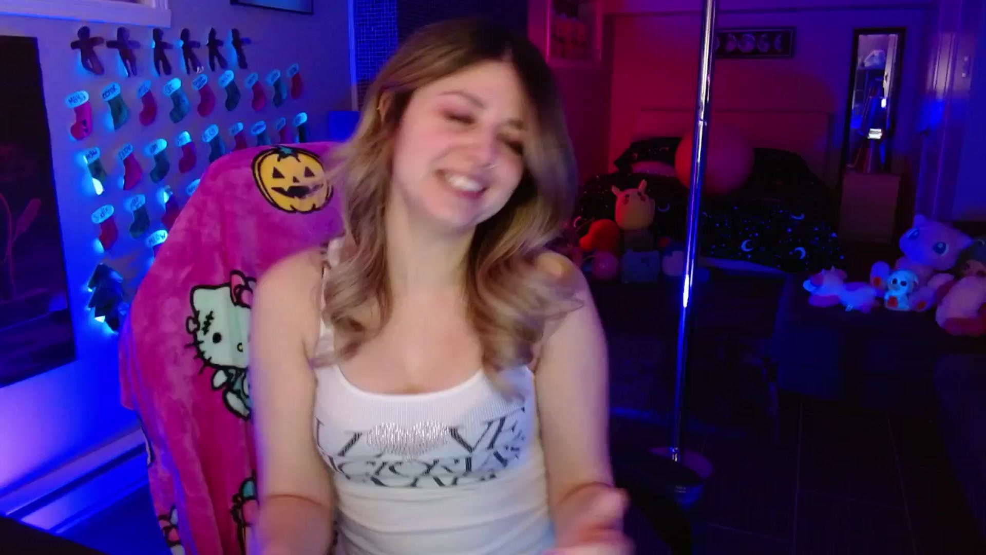 Gallery image thumbnail from Serafina's myfreecams stream on, 01/17/2026, 04:13 image 14 of 20