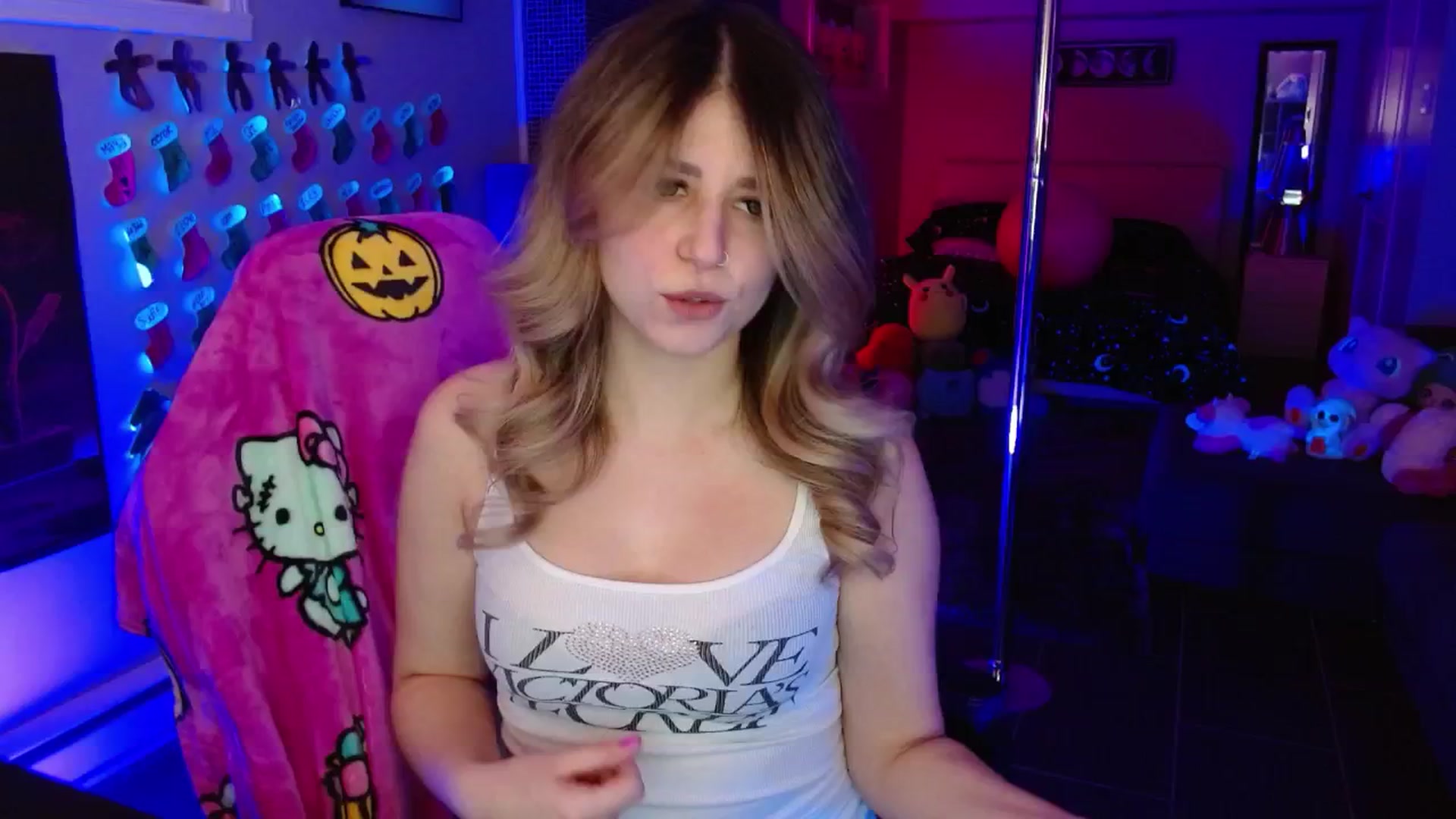 Gallery image thumbnail from Serafina's myfreecams stream on, 01/17/2026, 04:13 image 9 of 20