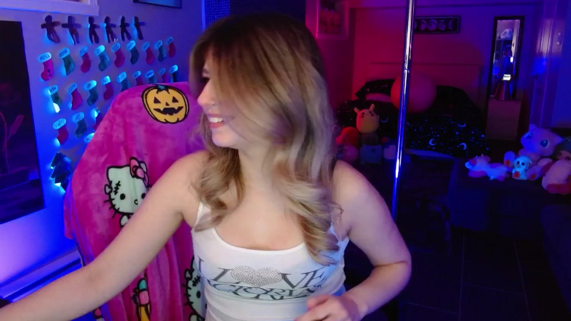 Gallery image thumbnail from Serafina's myfreecams stream on, 01/17/2026, 04:13 image 13 of 20