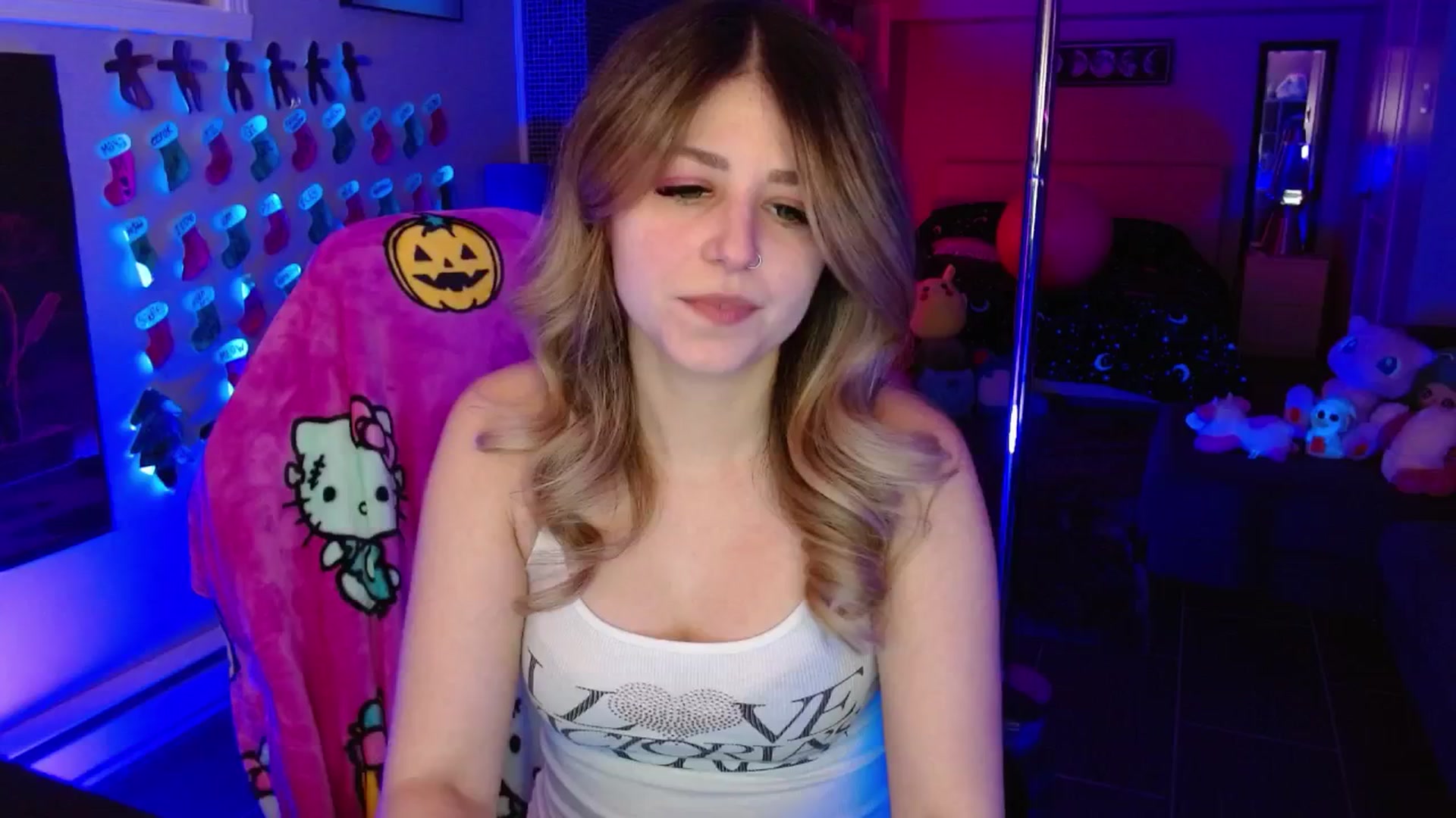 Gallery image thumbnail from Serafina's myfreecams stream on, 01/17/2026, 04:13 image 10 of 20
