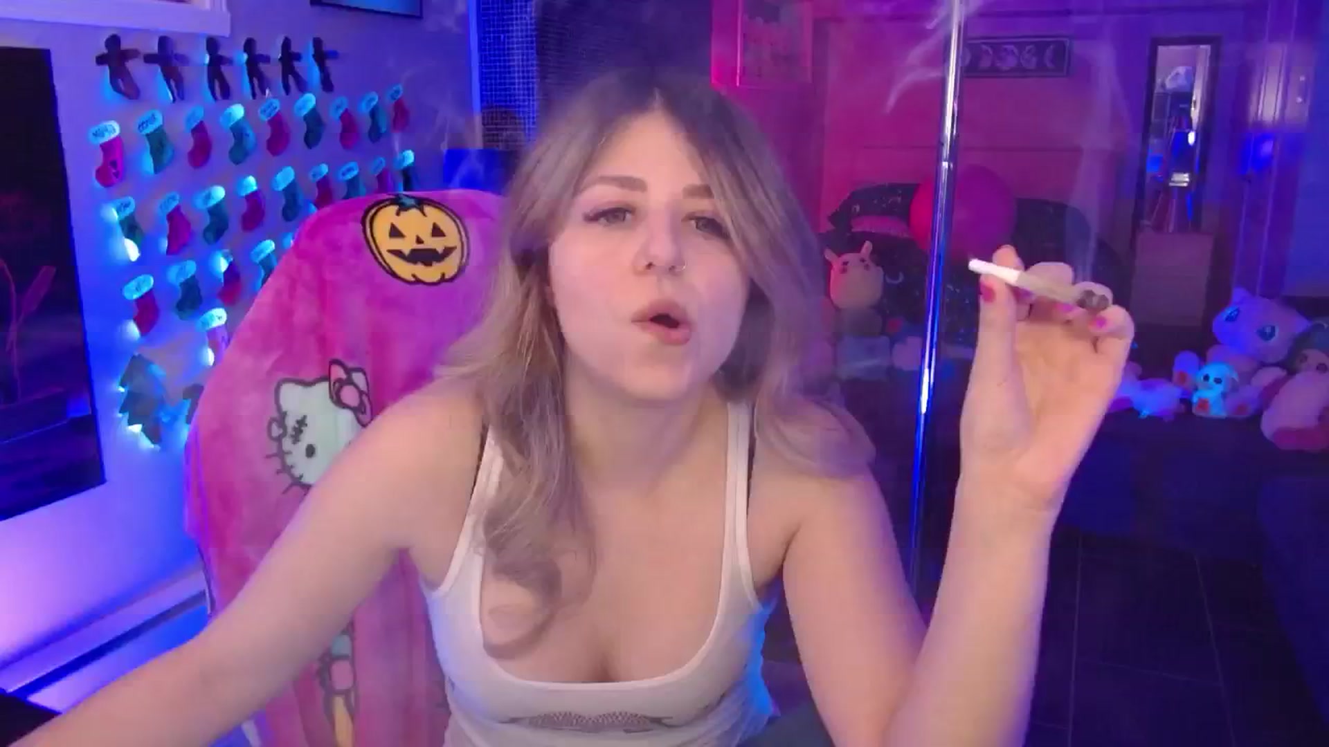 Gallery image thumbnail from Serafina's myfreecams stream on, 01/17/2026, 04:13 image 18 of 20