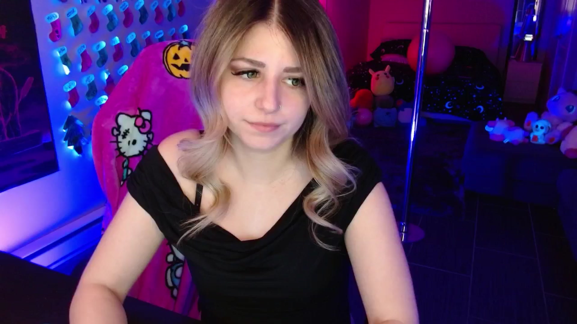 Gallery image thumbnail from Serafina's myfreecams stream on, 01/18/2026, 05:06 image 9 of 20