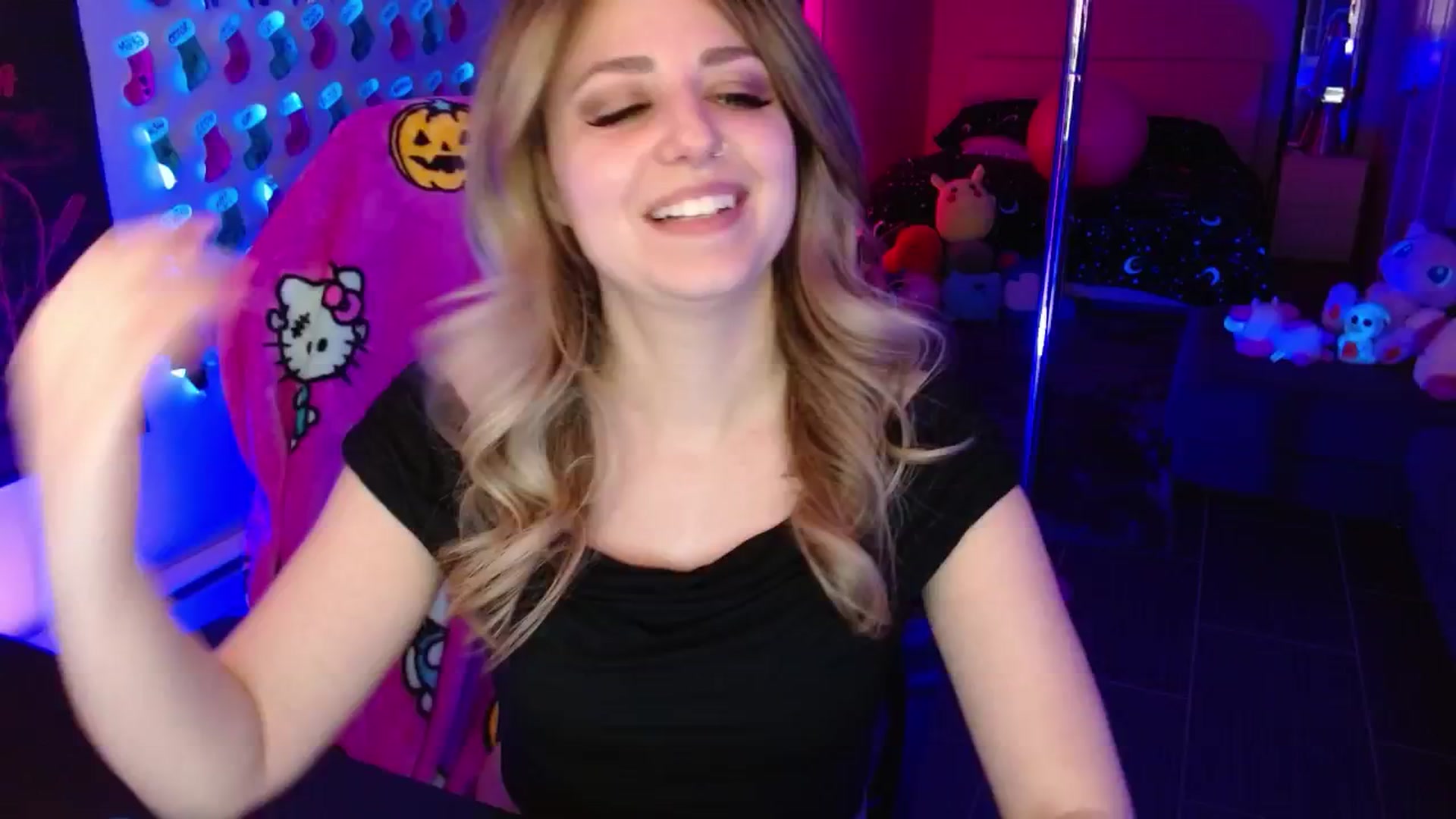 Gallery image thumbnail from Serafina's myfreecams stream on, 01/18/2026, 05:06 image 14 of 20