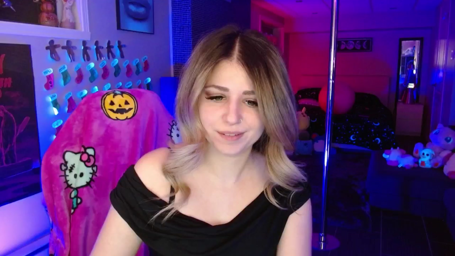 Gallery image thumbnail from Serafina's myfreecams stream on, 01/18/2026, 05:06 image 5 of 20