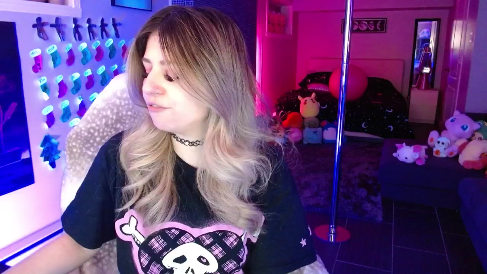 Gallery image thumbnail from Serafina's myfreecams stream on, 01/21/2026, 04:15 image 2 of 20