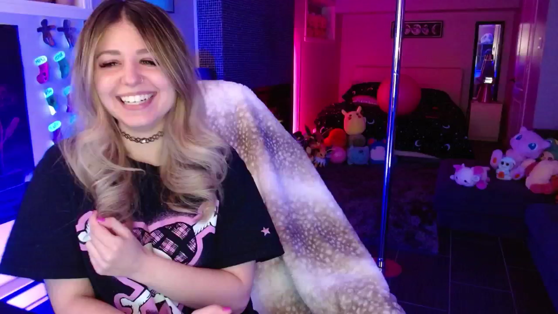 Gallery image thumbnail from Serafina's myfreecams stream on, 01/21/2026, 04:15 image 15 of 20