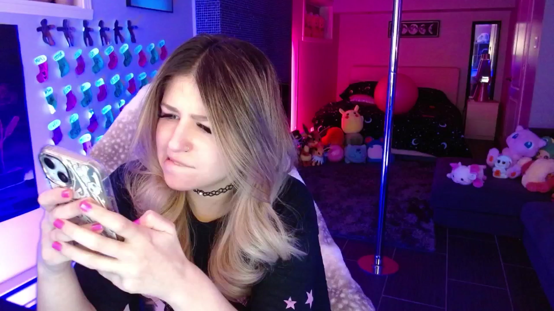 Gallery image thumbnail from Serafina's myfreecams stream on, 01/21/2026, 04:15 image 5 of 20