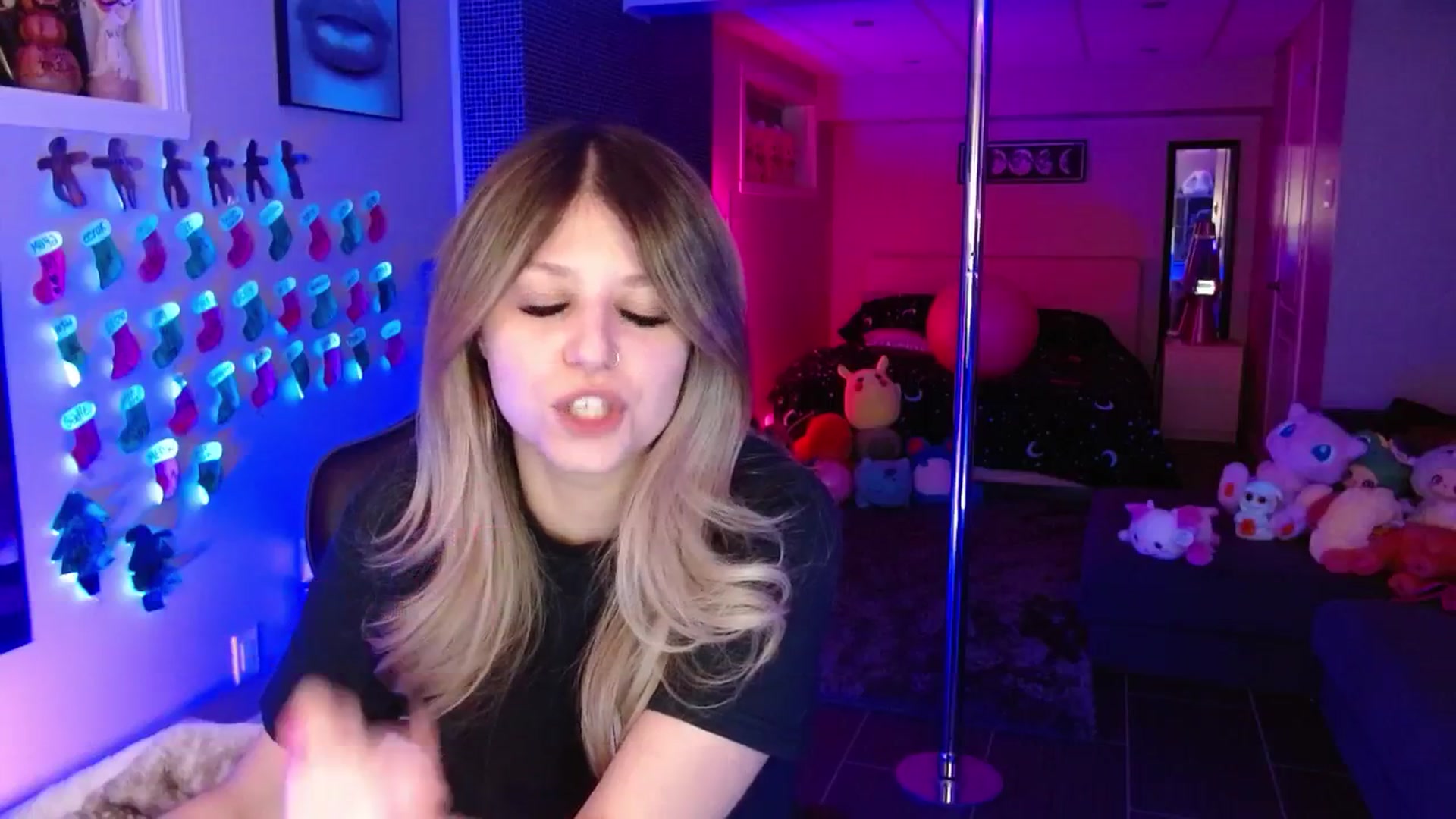 Gallery image thumbnail from Serafina's myfreecams stream on, 01/22/2026, 05:22 image 7 of 20