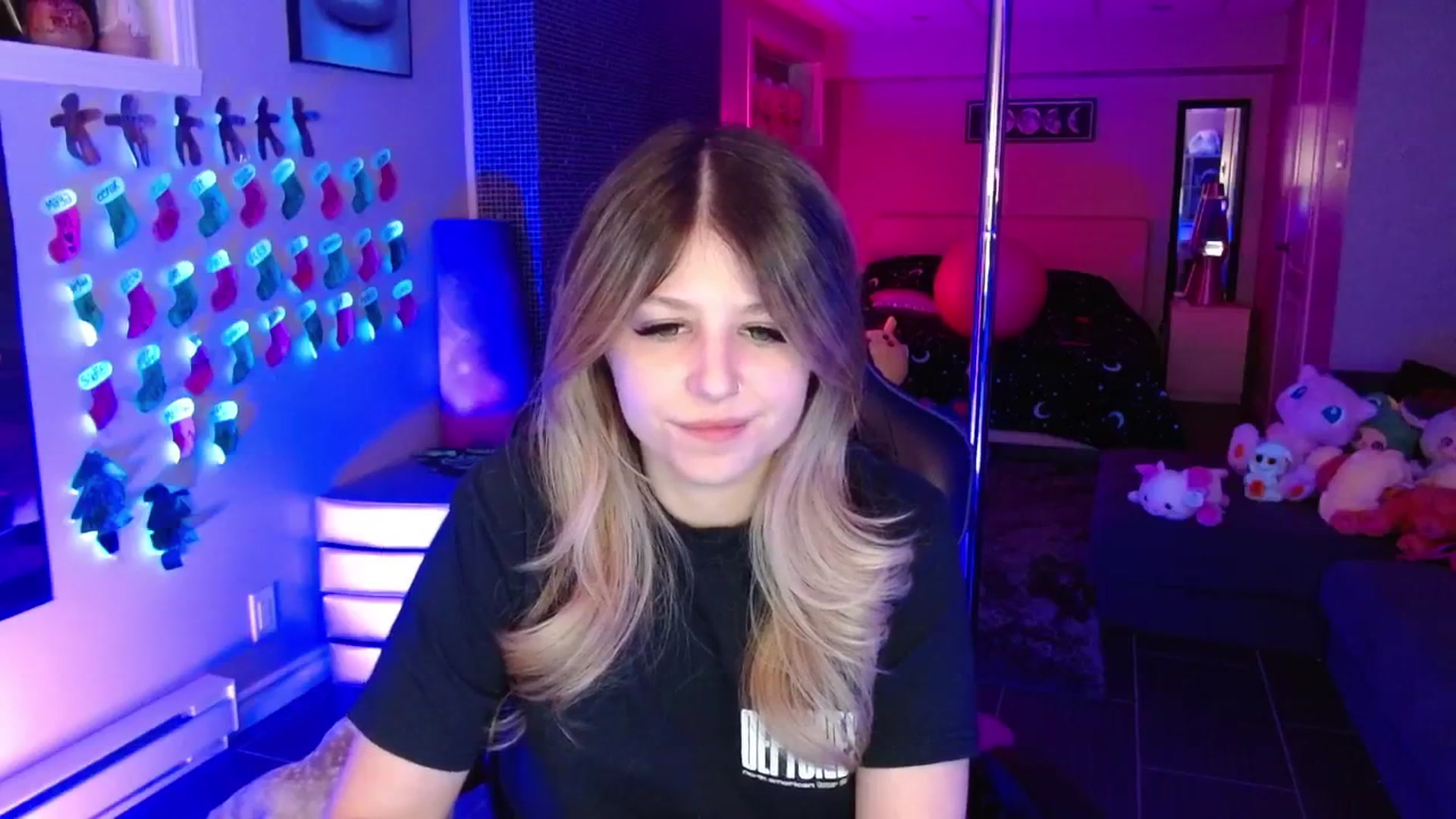 Gallery image thumbnail from Serafina's myfreecams stream on, 01/22/2026, 05:22 image 2 of 20
