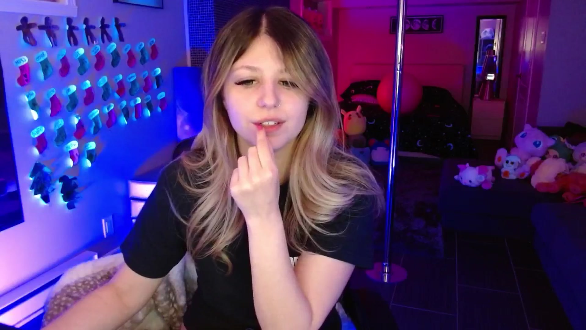 Gallery image thumbnail from Serafina's myfreecams stream on, 01/22/2026, 05:22 image 12 of 20
