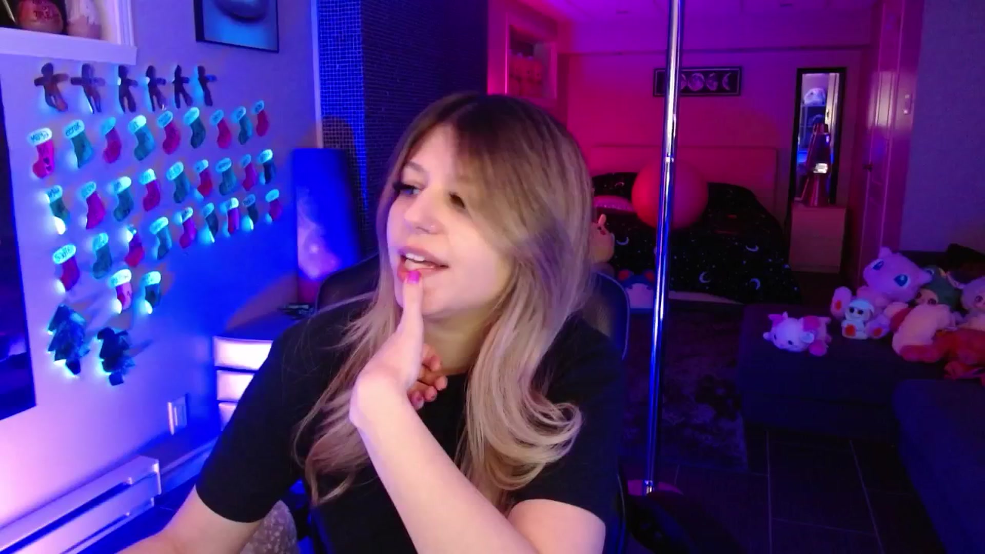 Gallery image thumbnail from Serafina's myfreecams stream on, 01/22/2026, 05:22 image 1 of 20