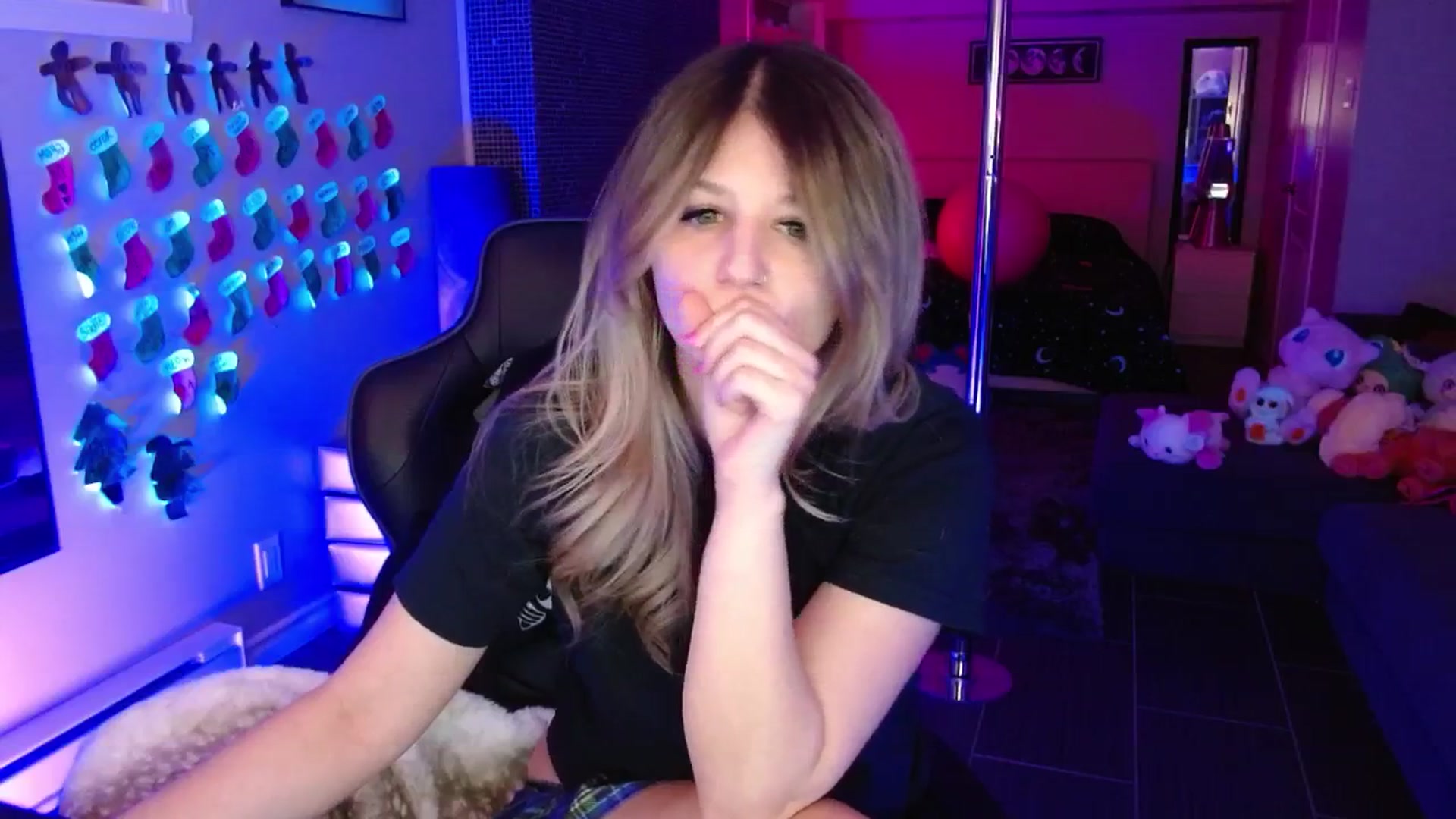 Gallery image thumbnail from Serafina's myfreecams stream on, 01/22/2026, 05:22 image 17 of 20