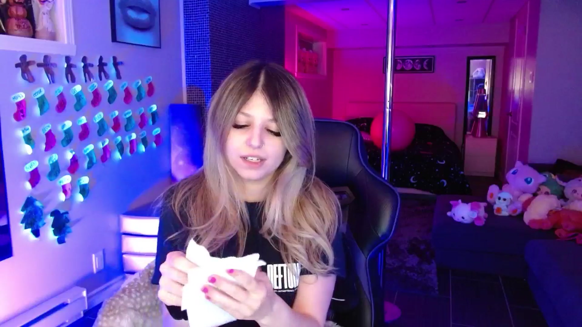Gallery image thumbnail from Serafina's myfreecams stream on, 01/22/2026, 05:22 image 5 of 20