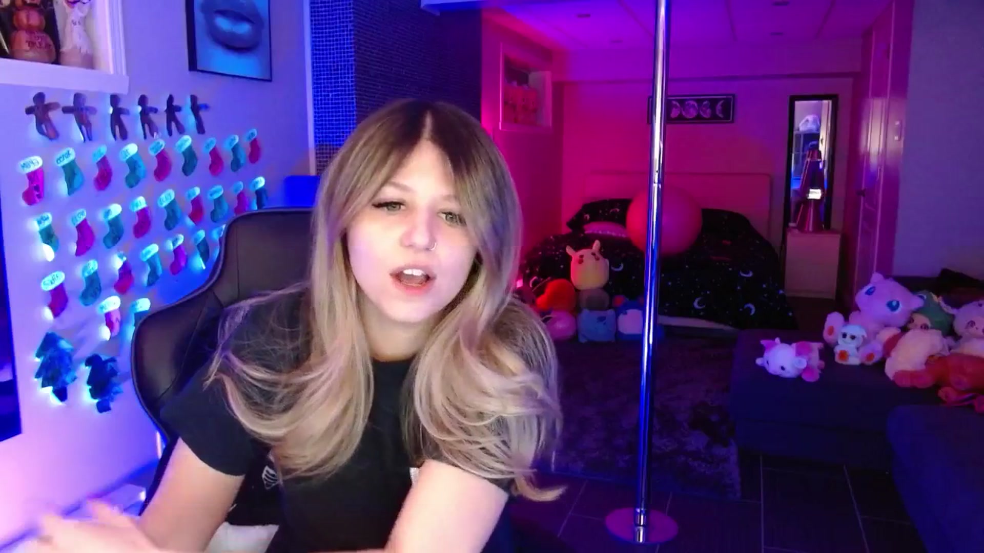 Gallery image thumbnail from Serafina's myfreecams stream on, 01/22/2026, 05:22 image 9 of 20