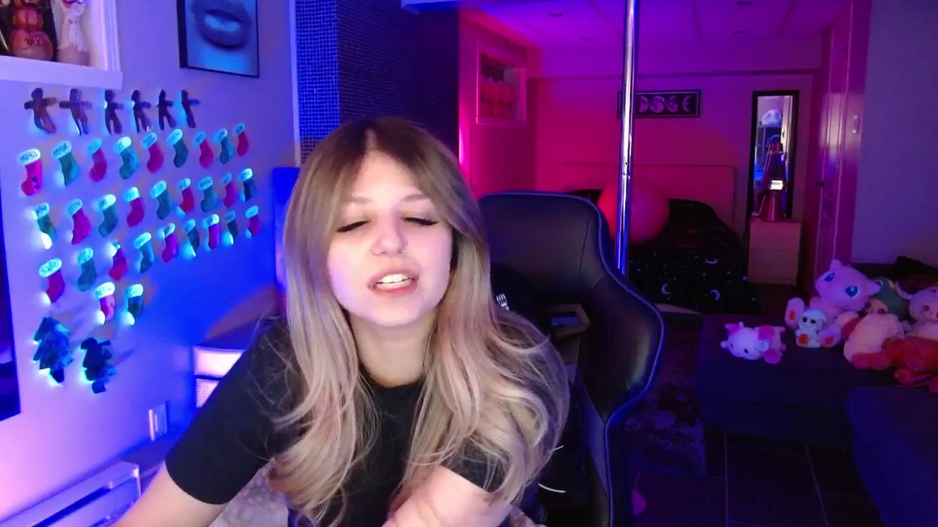 Gallery image thumbnail from Serafina's myfreecams stream on, 01/22/2026, 05:22 image 6 of 20