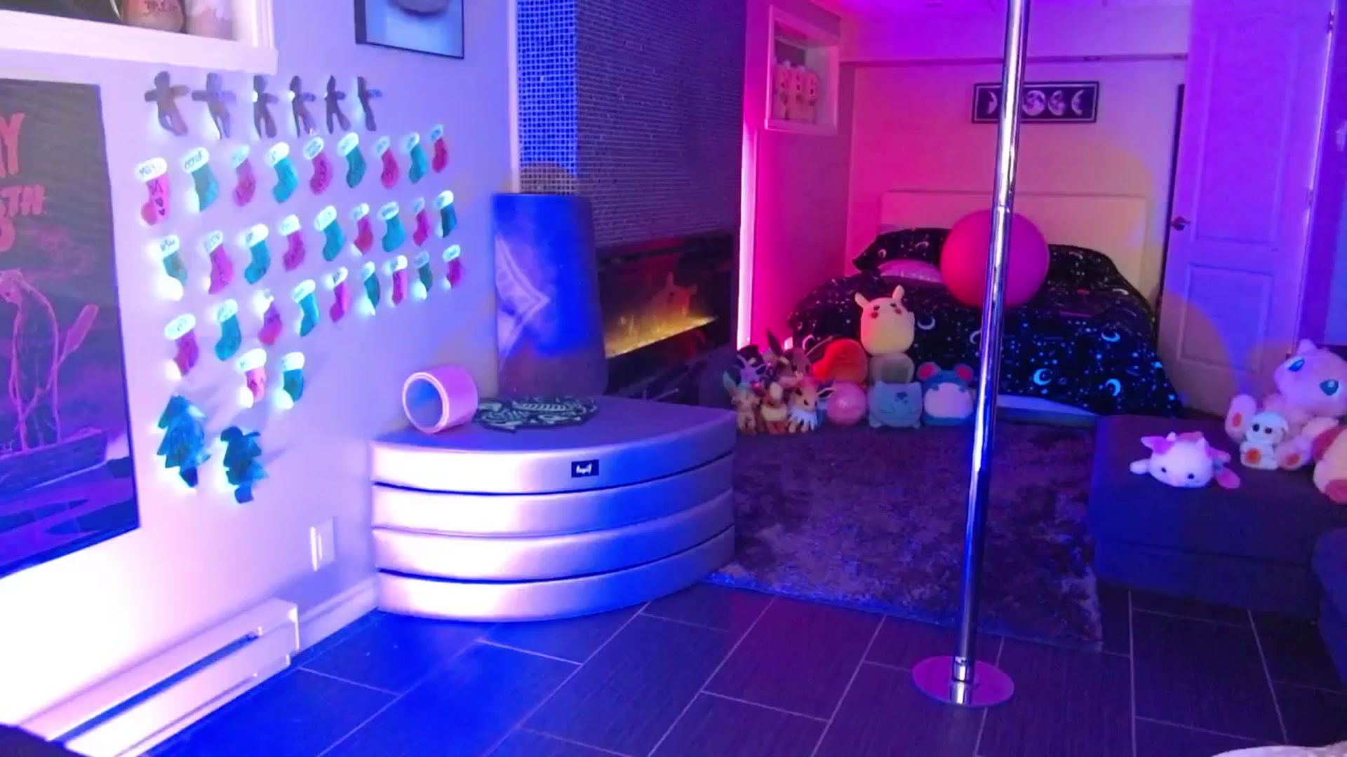 Gallery image thumbnail from Serafina's myfreecams stream on, 01/24/2026, 07:06 image 5 of 20
