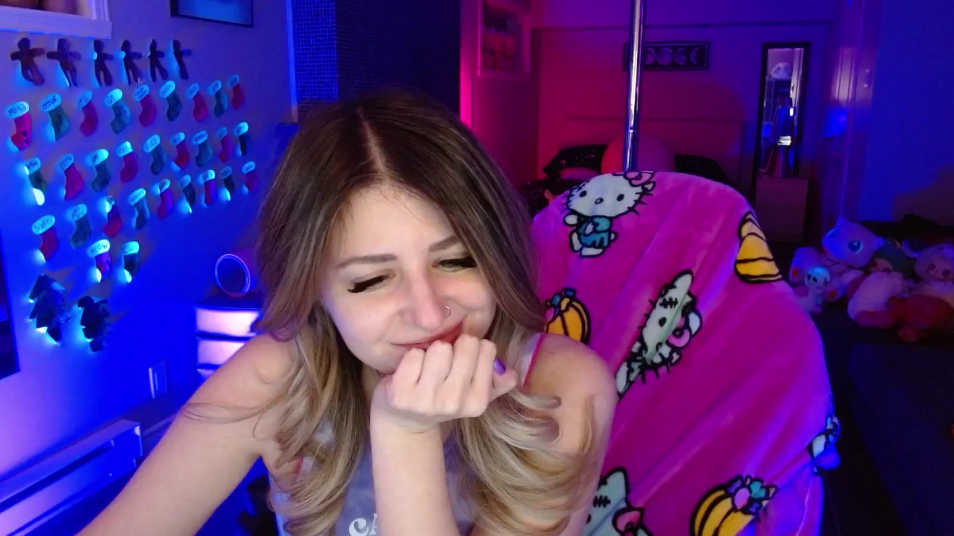 Gallery image thumbnail from Serafina's myfreecams stream on, 01/26/2026, 06:03 image 15 of 20