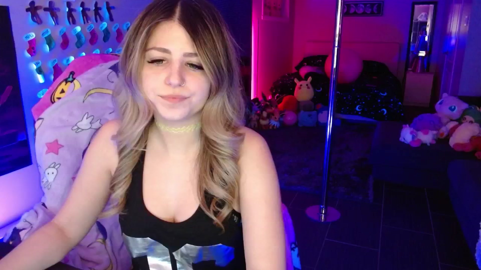 Gallery image thumbnail from Serafina's myfreecams stream on, 02/01/2026, 04:41 image 2 of 20