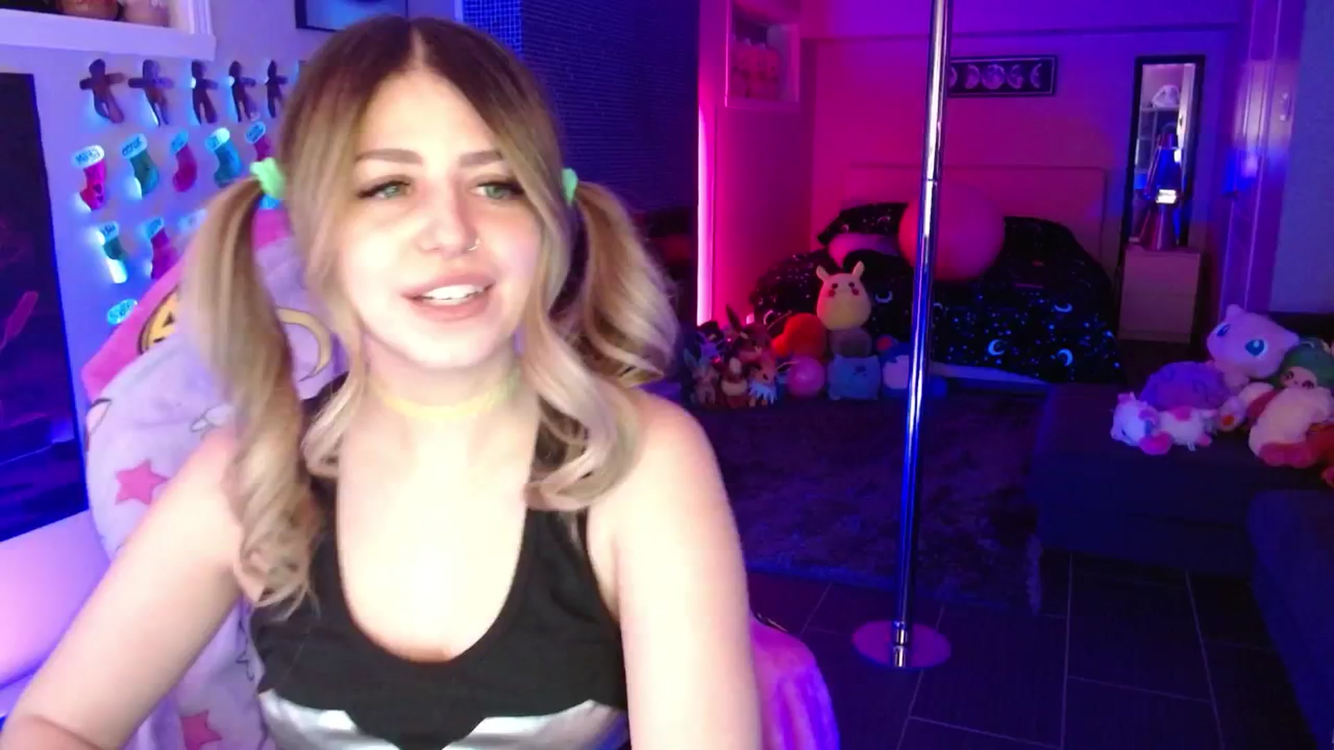 Gallery image thumbnail from Serafina's myfreecams stream on, 02/01/2026, 04:41 image 16 of 20