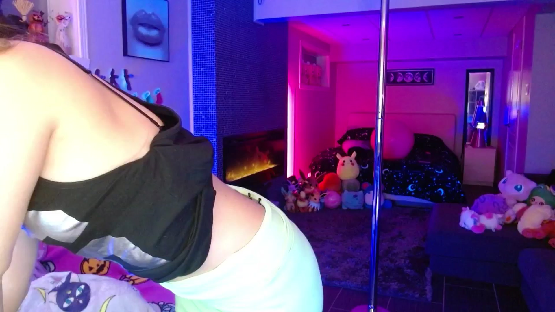 Gallery image thumbnail from Serafina's myfreecams stream on, 02/01/2026, 04:41 image 14 of 20