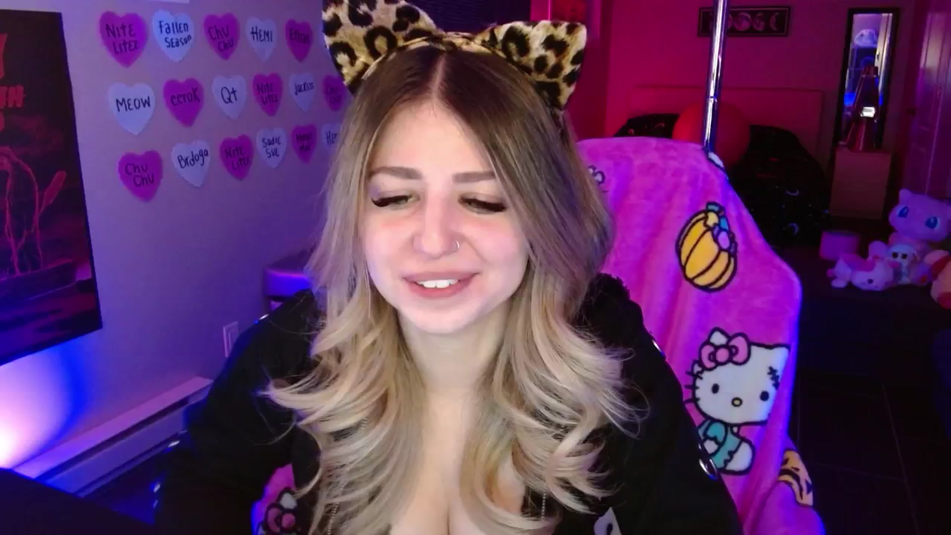Gallery image thumbnail from Serafina's myfreecams stream on, 02/05/2026, 04:14 image 8 of 20