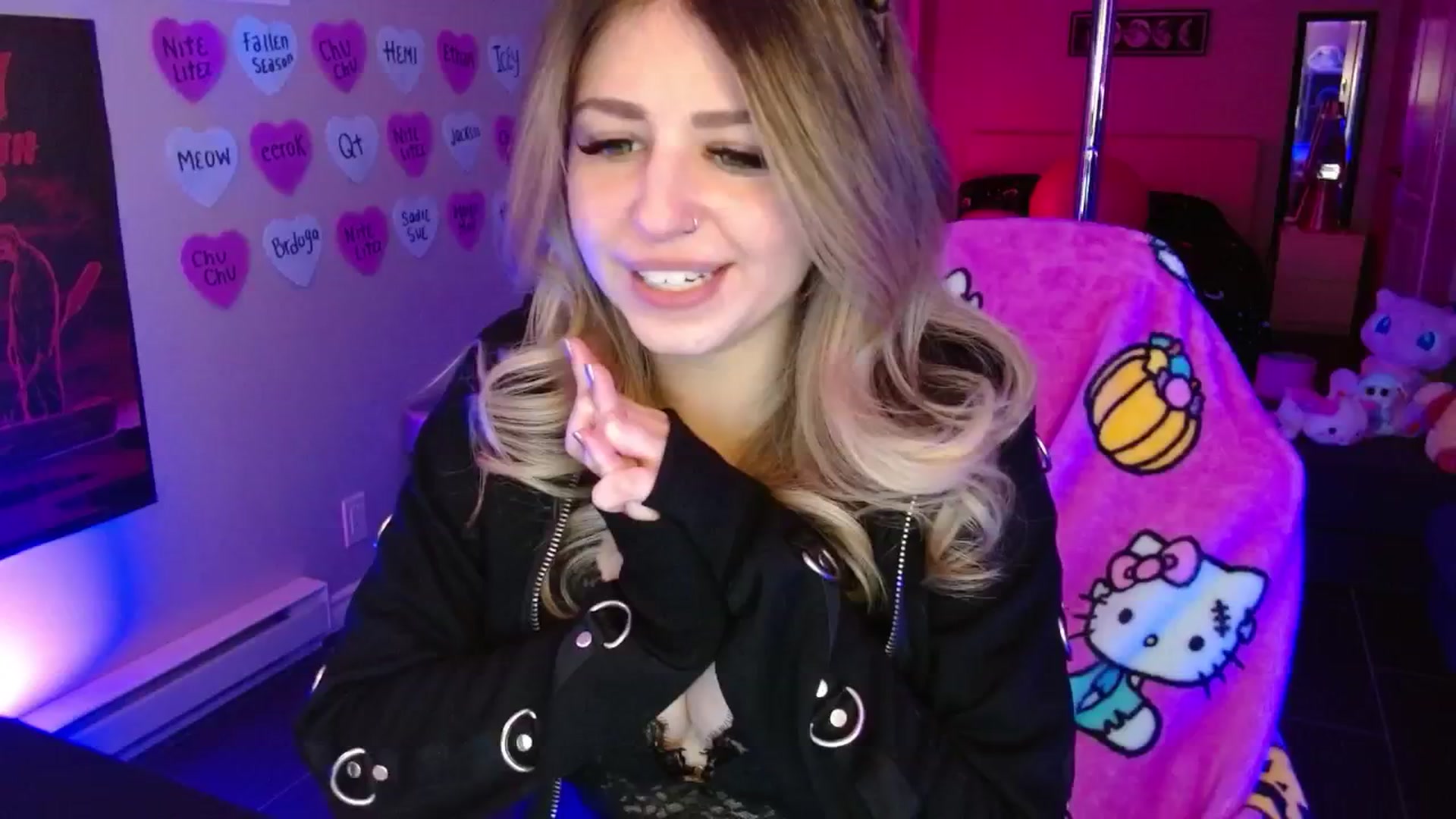 Gallery image thumbnail from Serafina's myfreecams stream on, 02/05/2026, 04:14 image 11 of 20