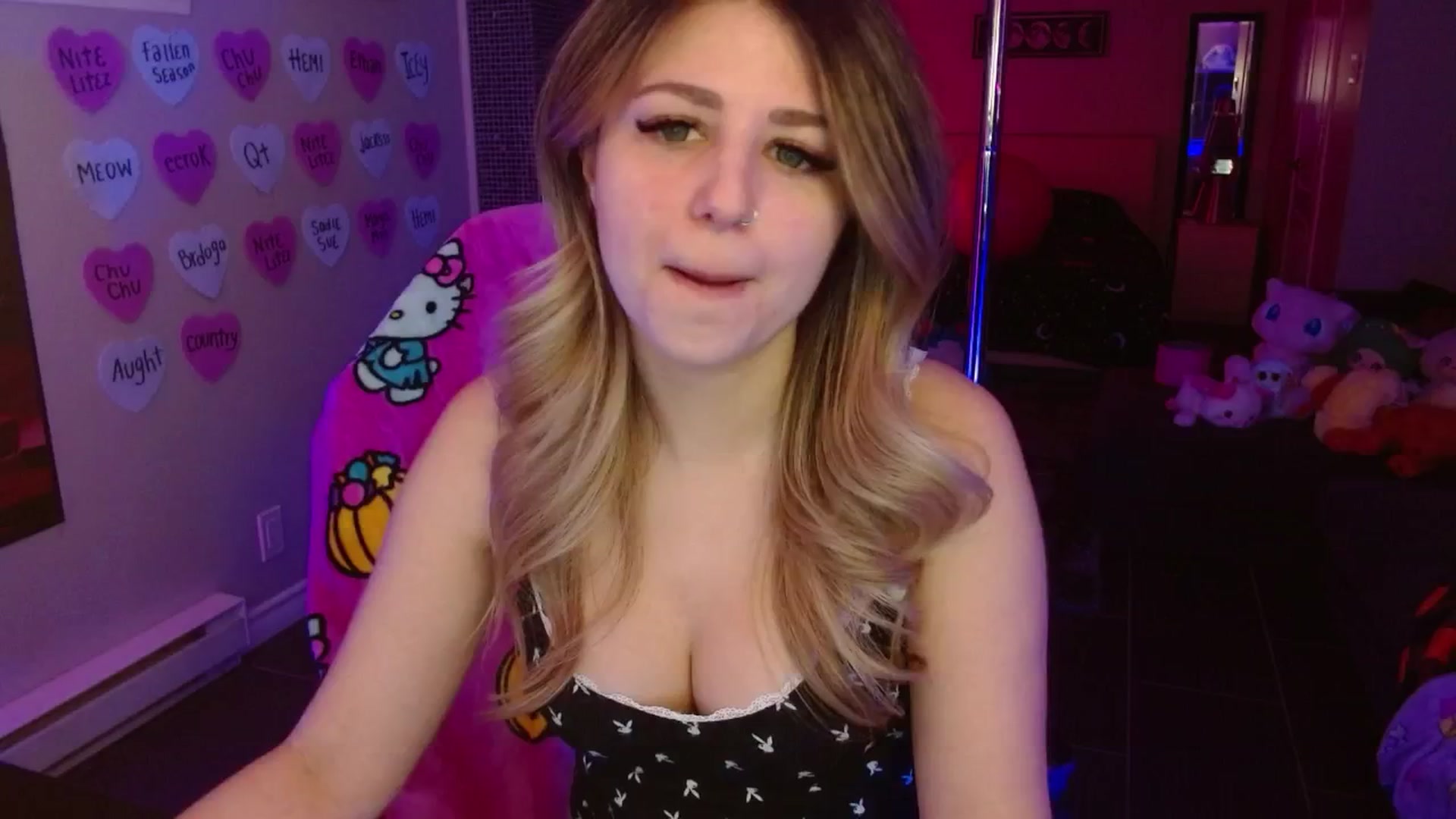 Gallery image thumbnail from Serafina's myfreecams stream on, 02/08/2026, 04:56 image 16 of 20