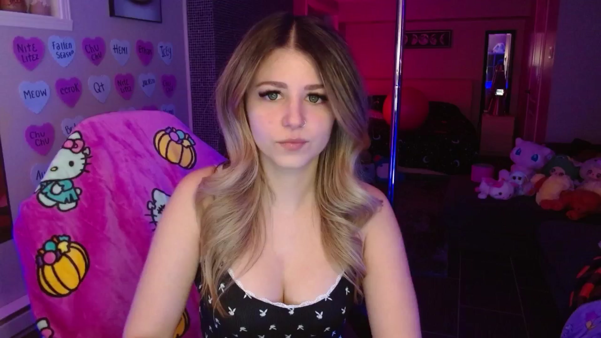 Gallery image thumbnail from Serafina's myfreecams stream on, 02/08/2026, 04:56 image 6 of 20