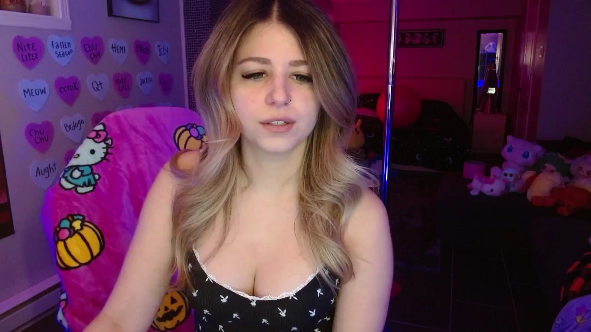 Gallery image thumbnail from Serafina's myfreecams stream on, 02/08/2026, 04:56 image 4 of 20