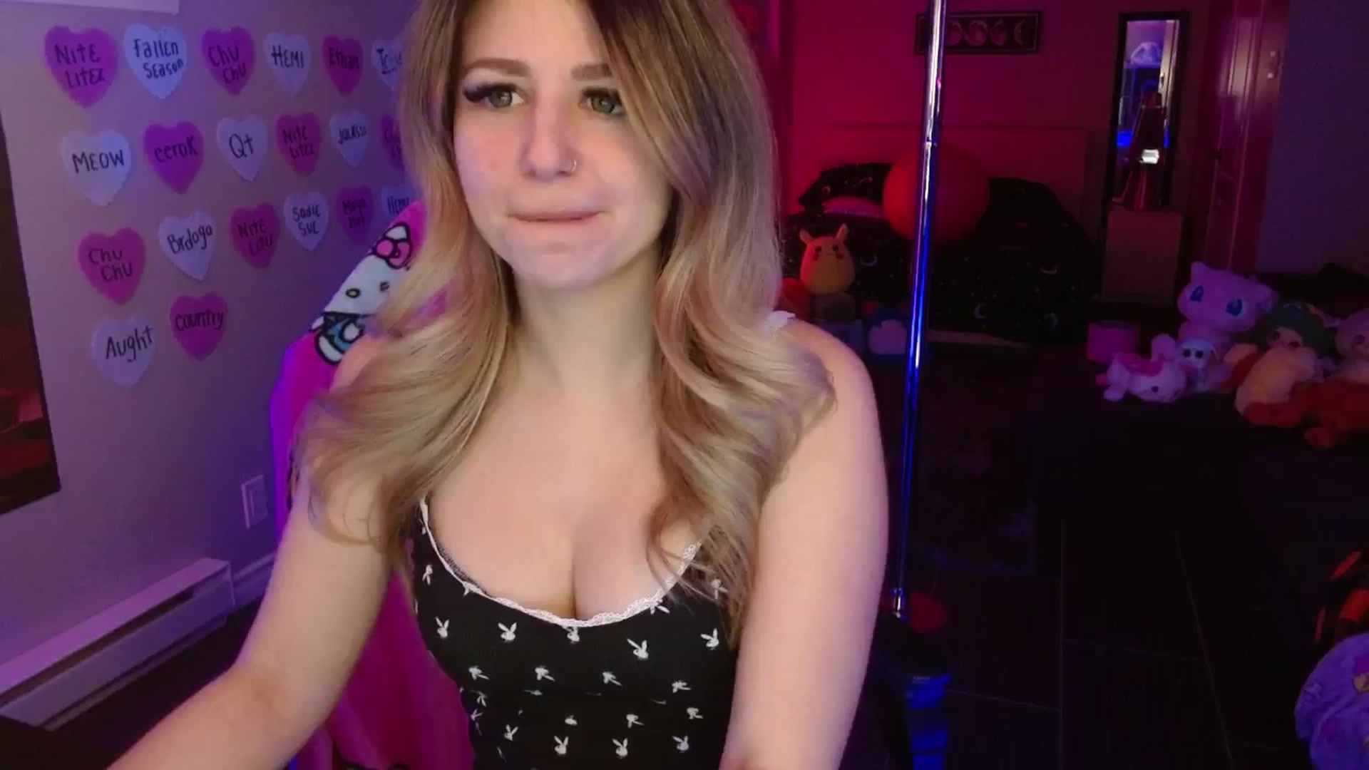 Gallery image thumbnail from Serafina's myfreecams stream on, 02/08/2026, 04:56 image 19 of 20