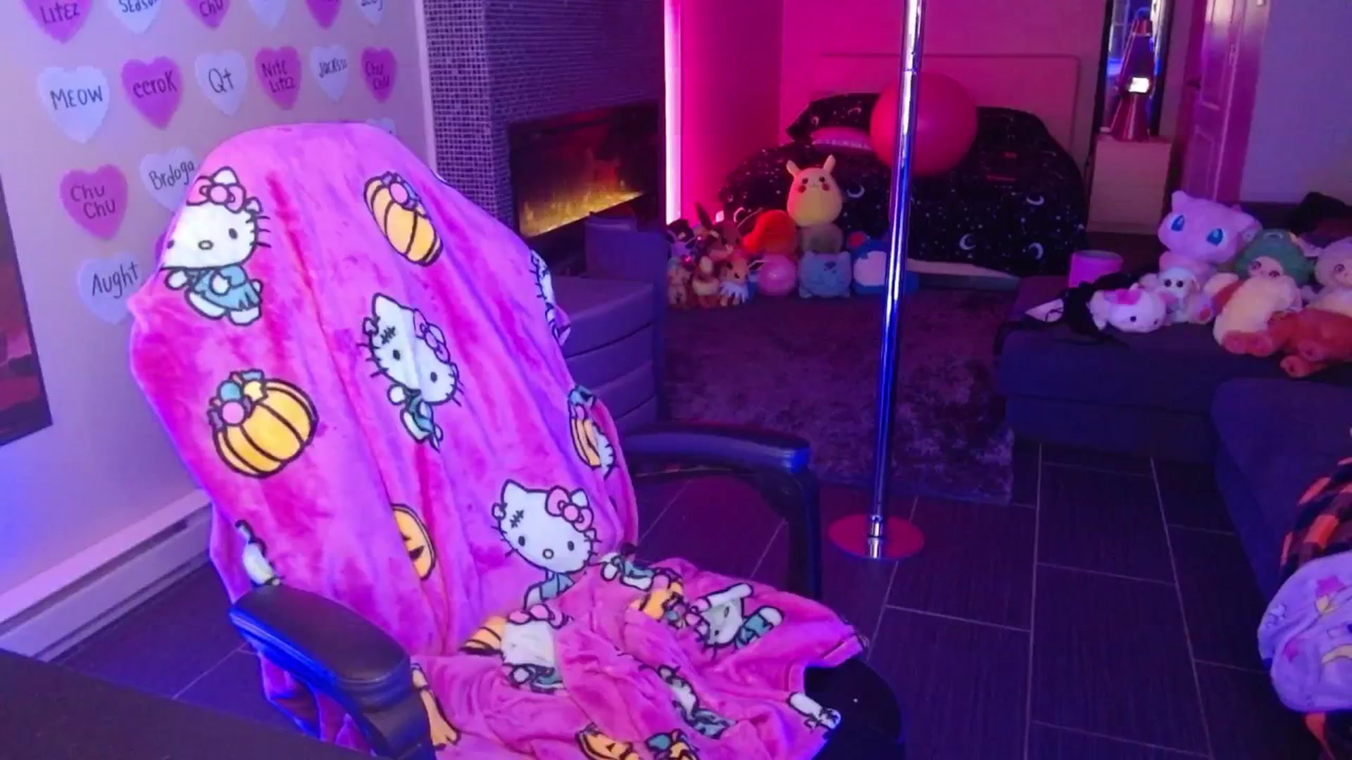 Gallery image thumbnail from Serafina's myfreecams stream on, 02/09/2026, 03:26 image 17 of 20