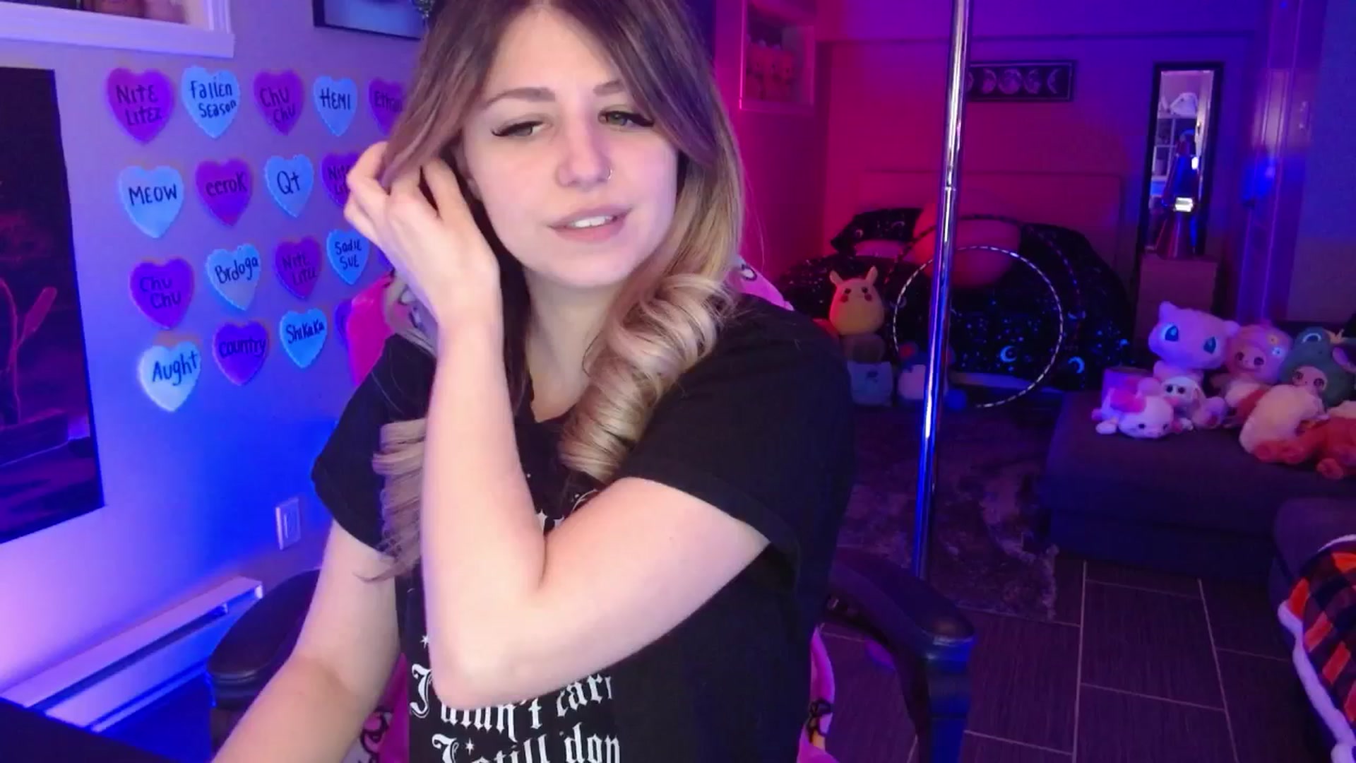 Gallery image thumbnail from Serafina's myfreecams stream on, 02/12/2026, 04:00 image 6 of 20