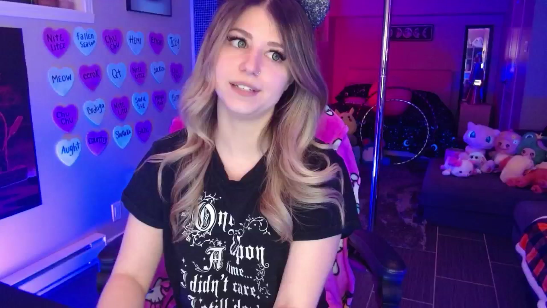 Gallery image thumbnail from Serafina's myfreecams stream on, 02/12/2026, 04:00 image 9 of 20