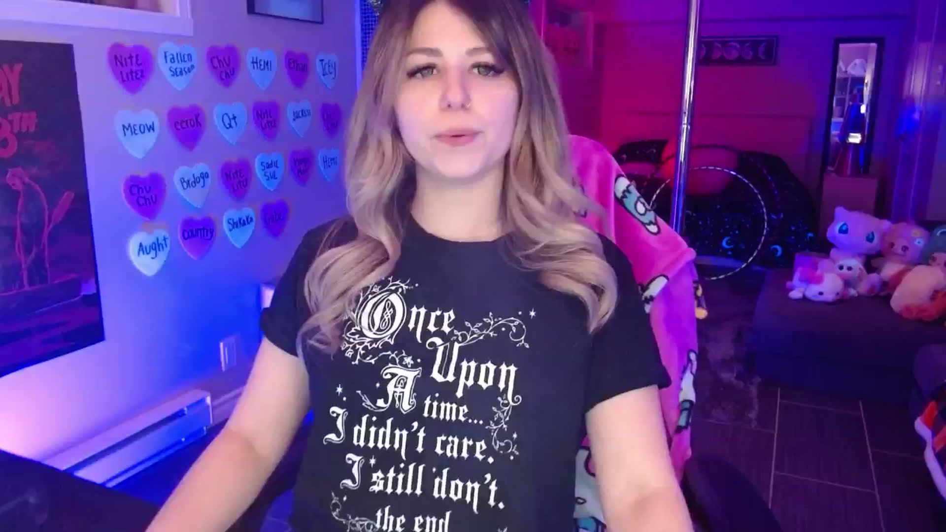 Gallery image thumbnail from Serafina's myfreecams stream on, 02/12/2026, 04:00 image 17 of 20