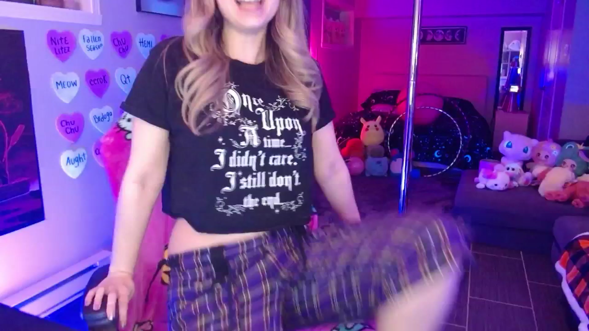 Gallery image thumbnail from Serafina's myfreecams stream on, 02/12/2026, 04:00 image 10 of 20
