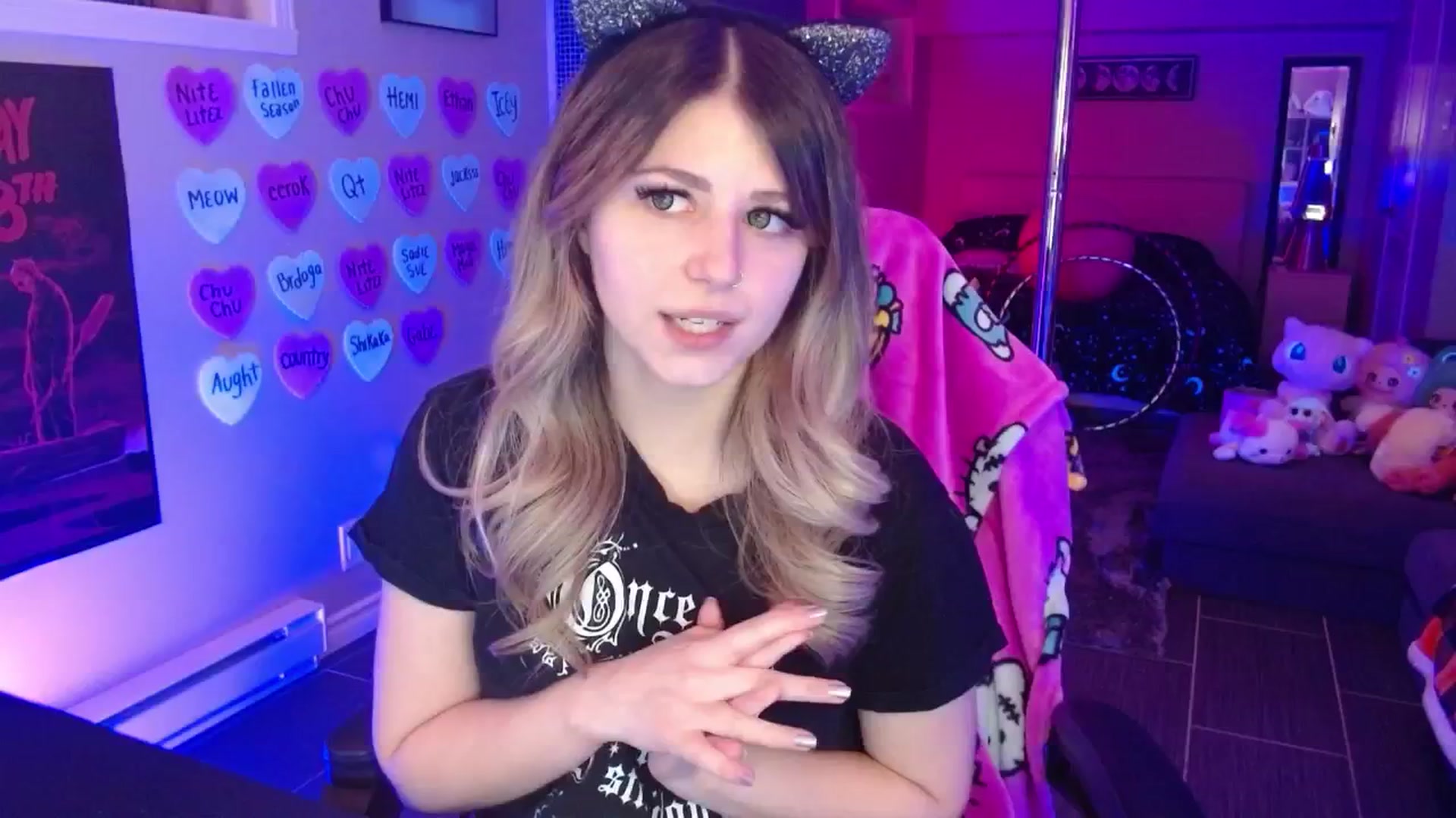 Gallery image thumbnail from Serafina's myfreecams stream on, 02/12/2026, 04:00 image 16 of 20