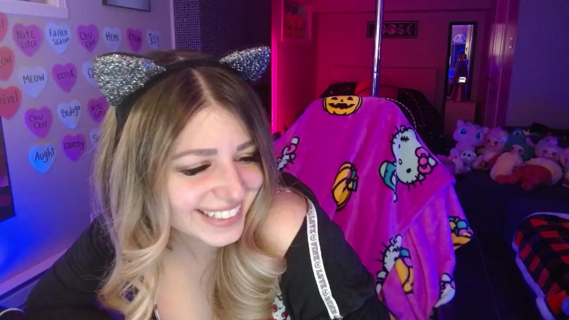 Gallery image thumbnail from Serafina's myfreecams stream on, 02/13/2026, 04:42 image 8 of 20