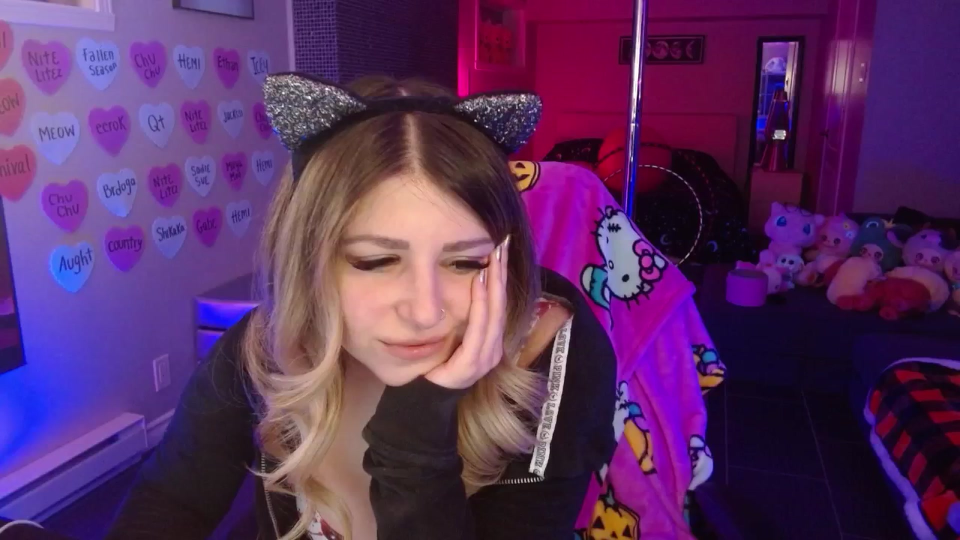 Gallery image thumbnail from Serafina's myfreecams stream on, 02/13/2026, 04:42 image 5 of 20