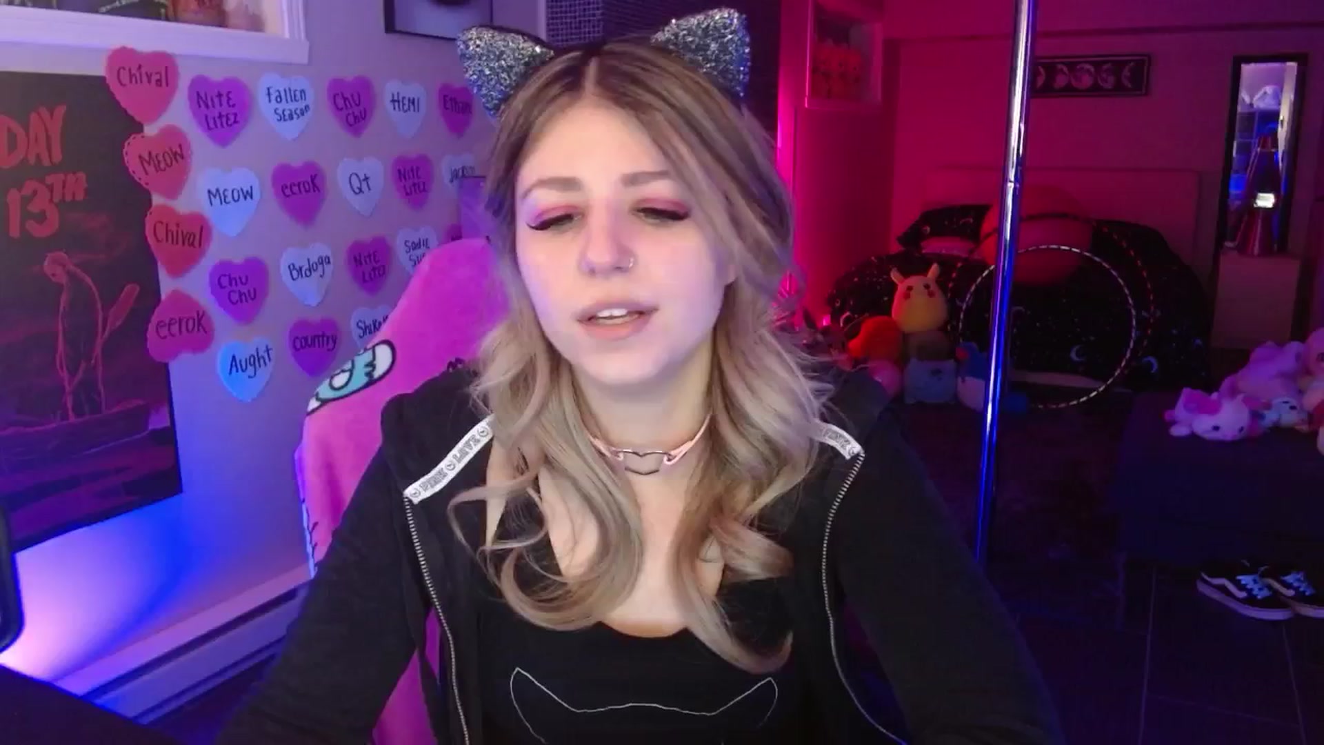 Gallery image thumbnail from Serafina's myfreecams stream on, 02/15/2026, 04:34 image 3 of 20