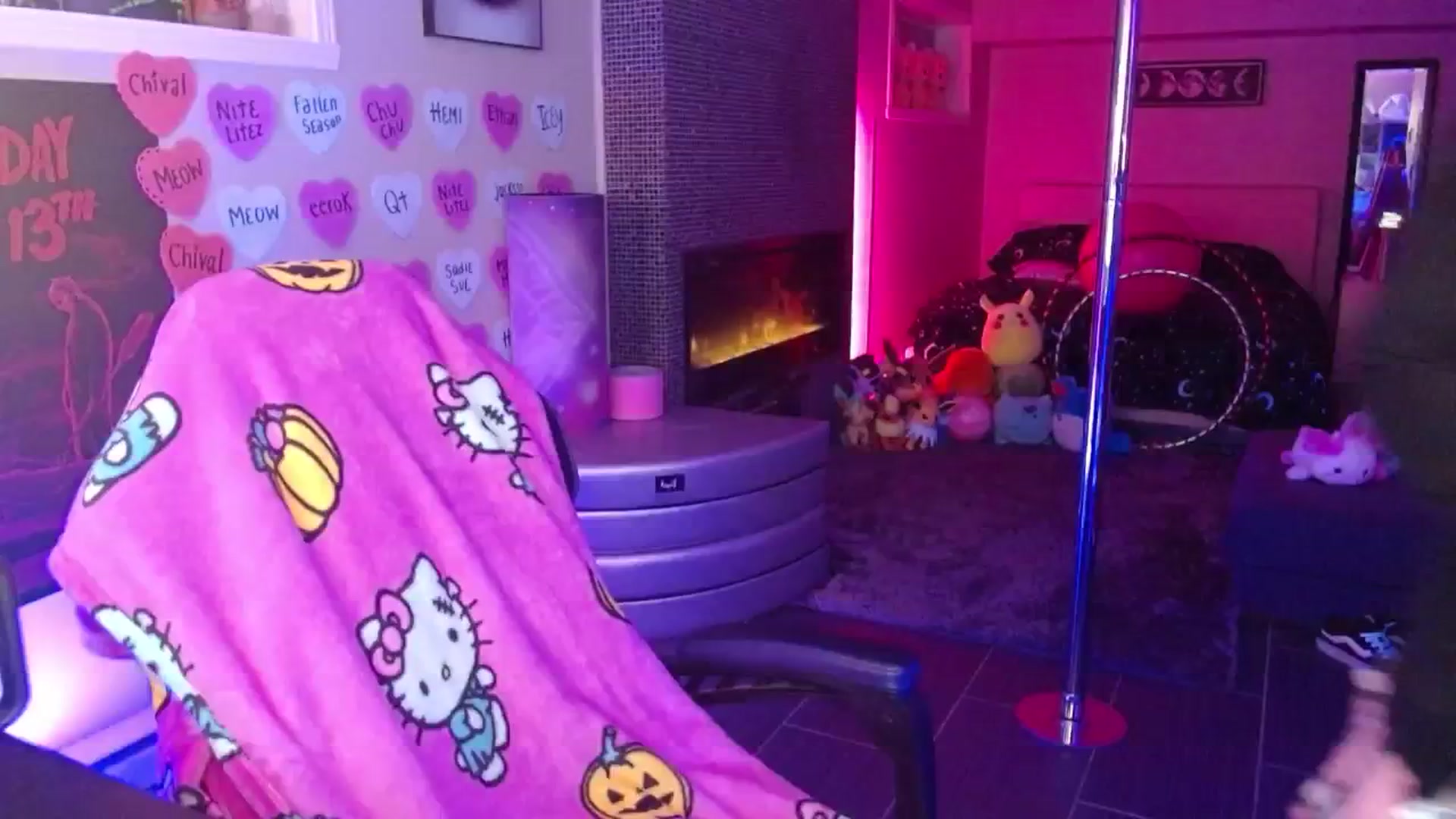 Gallery image thumbnail from Serafina's myfreecams stream on, 02/15/2026, 04:34 image 6 of 20