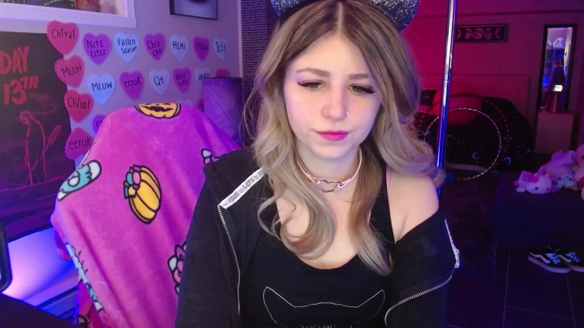 Gallery image thumbnail from Serafina's myfreecams stream on, 02/15/2026, 04:34 image 7 of 20