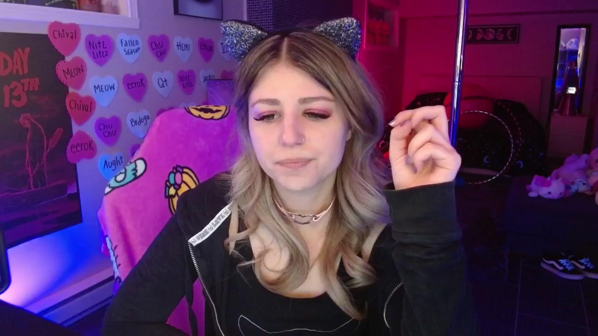 Gallery image thumbnail from Serafina's myfreecams stream on, 02/15/2026, 04:34 image 4 of 20