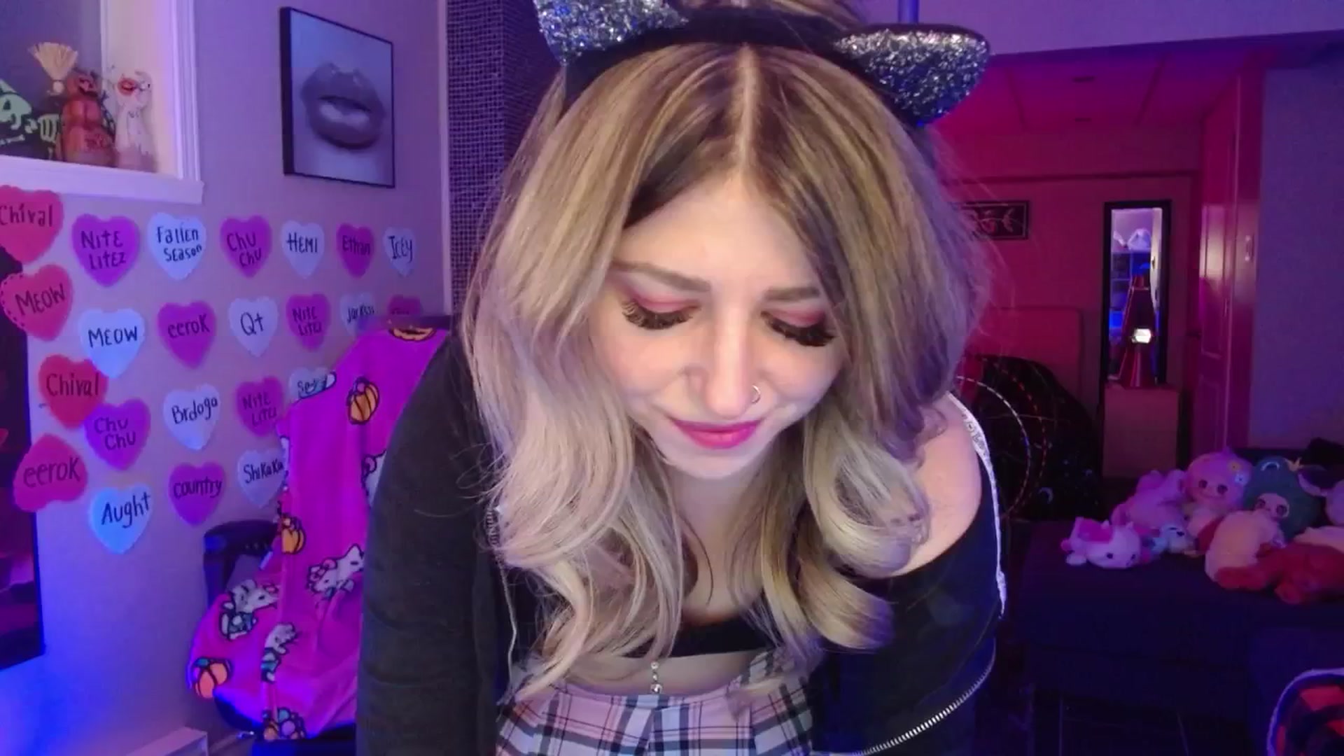 Gallery image thumbnail from Serafina's myfreecams stream on, 02/15/2026, 04:34 image 20 of 20