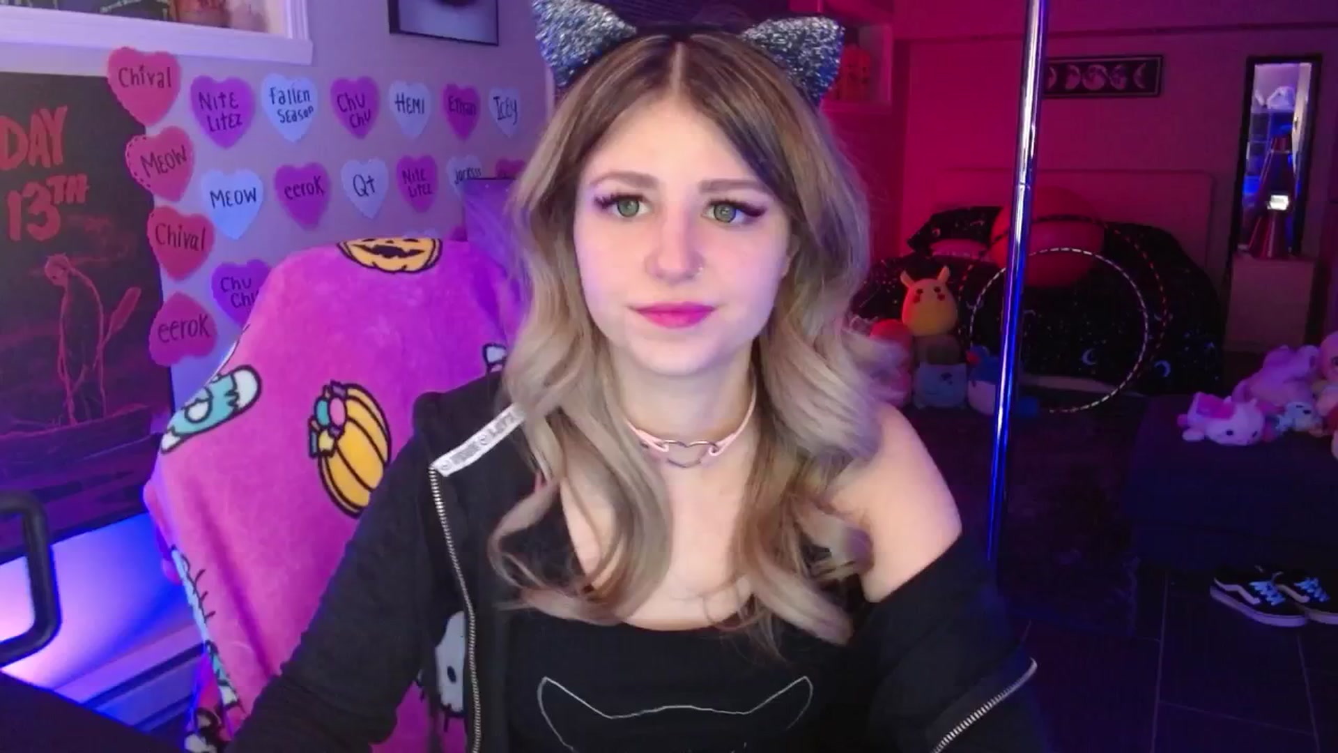 Gallery image thumbnail from Serafina's myfreecams stream on, 02/15/2026, 04:34 image 9 of 20