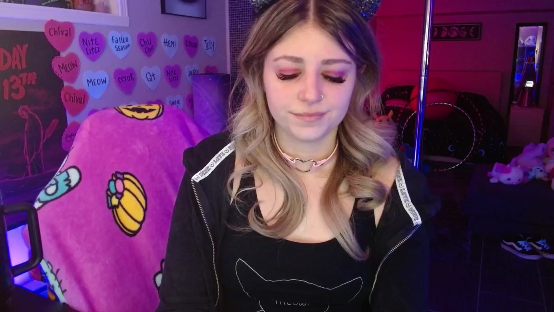 Gallery image thumbnail from Serafina's myfreecams stream on, 02/15/2026, 04:34 image 5 of 20