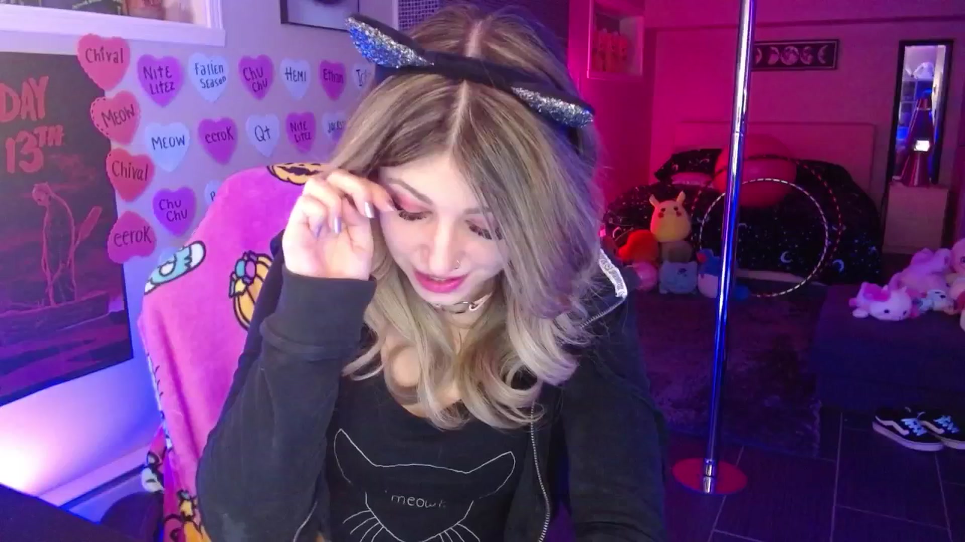 Gallery image thumbnail from Serafina's myfreecams stream on, 02/15/2026, 04:34 image 11 of 20
