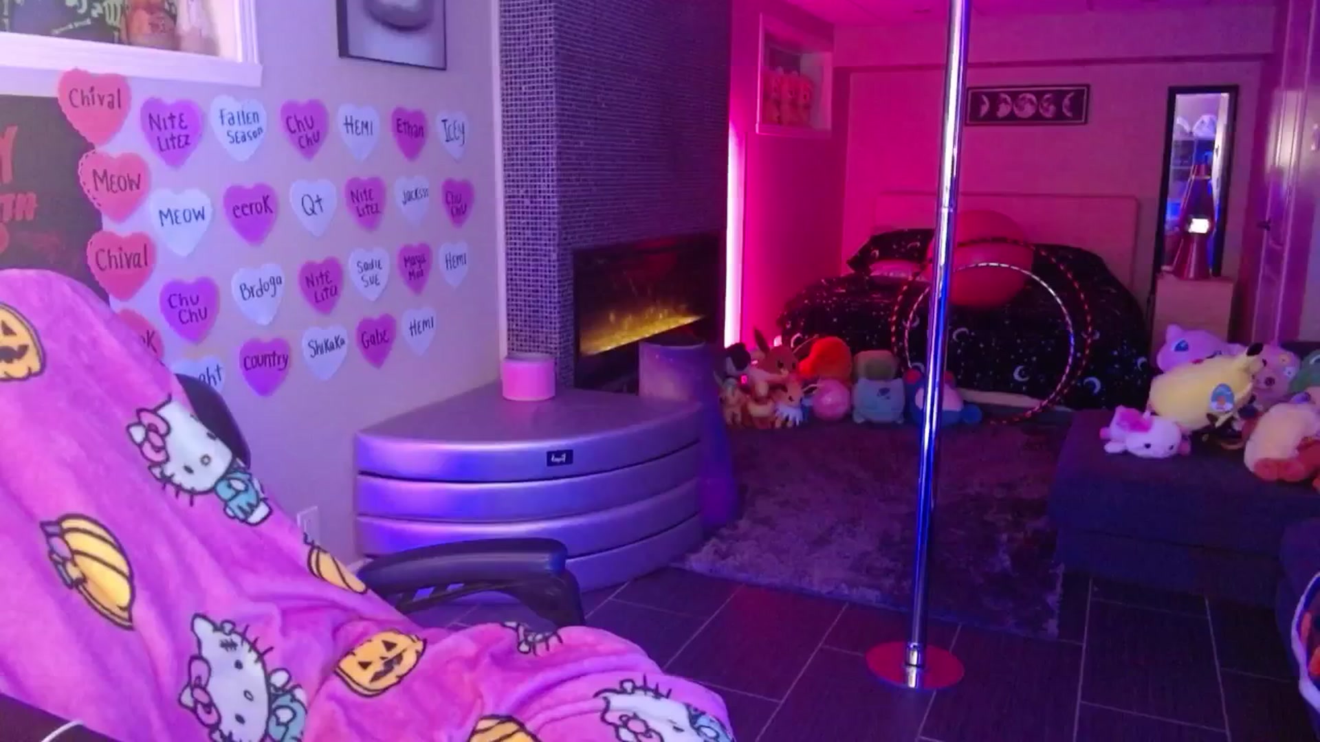 Gallery image thumbnail from Serafina's myfreecams stream on, 02/16/2026, 04:15 image 2 of 20