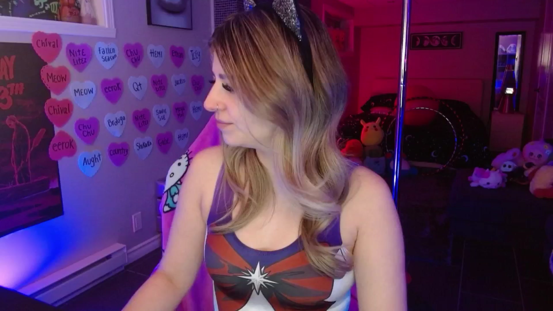 Gallery image thumbnail from Serafina's myfreecams stream on, 02/16/2026, 04:15 image 12 of 20