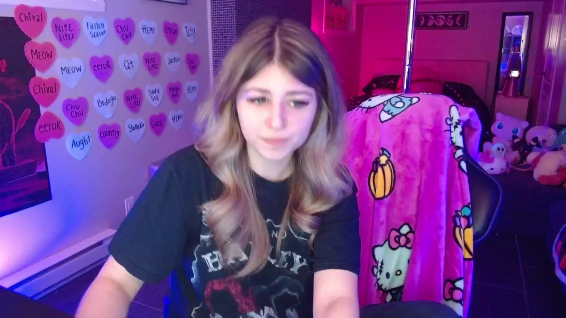 Gallery image thumbnail from Serafina's myfreecams stream on, 02/19/2026, 04:08 image 2 of 20
